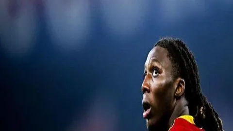 利物浦连胜强敌，24轮不败登顶积分榜，詹俊坚信冠军在望